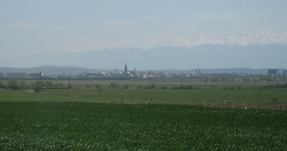Sibiu dans la plaine au pied des monts Fagaras.