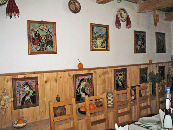 icônes sur verre peintes par les paysannes ( dans une maison d’hôtes).