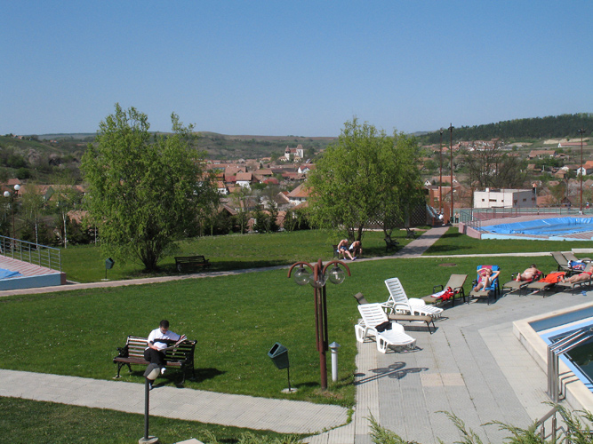 nouvelle station thermale au-dessus d’un village saxon, au cœur de la Transylvanie.