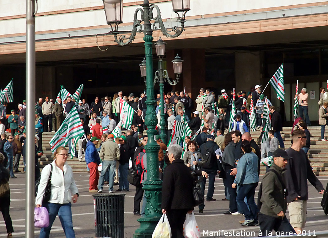 134-manifestation-a-la-gare-2011